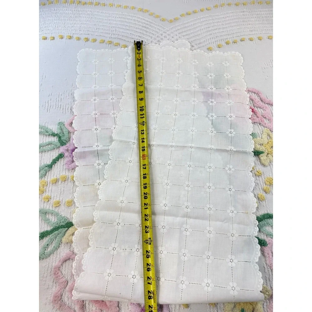Vintage White Eyelet Floral Cotton Table Runner Scalloped Edge